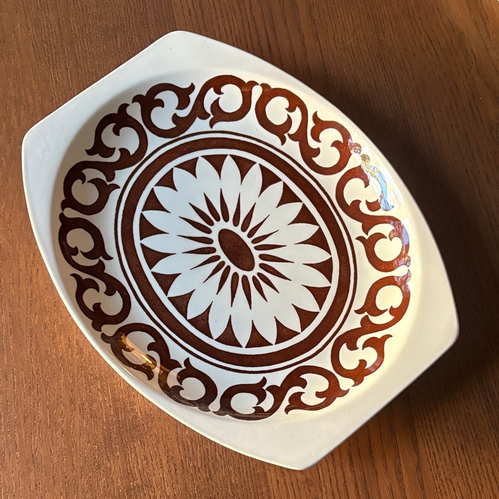 J & G Meakin Studio - Vintage 1970’s, Bianca pattern - 12” Oval Serving Platter